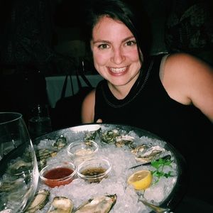 Meet your Posher, Caitlin